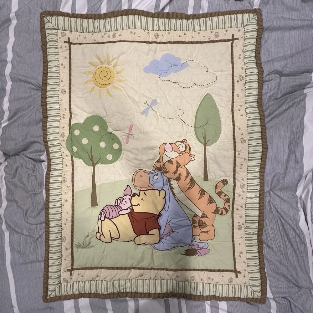 Winnie the Pooh Tigger Piglet Eeyore Baby Quilt Blanket Comforter Puff Crib
